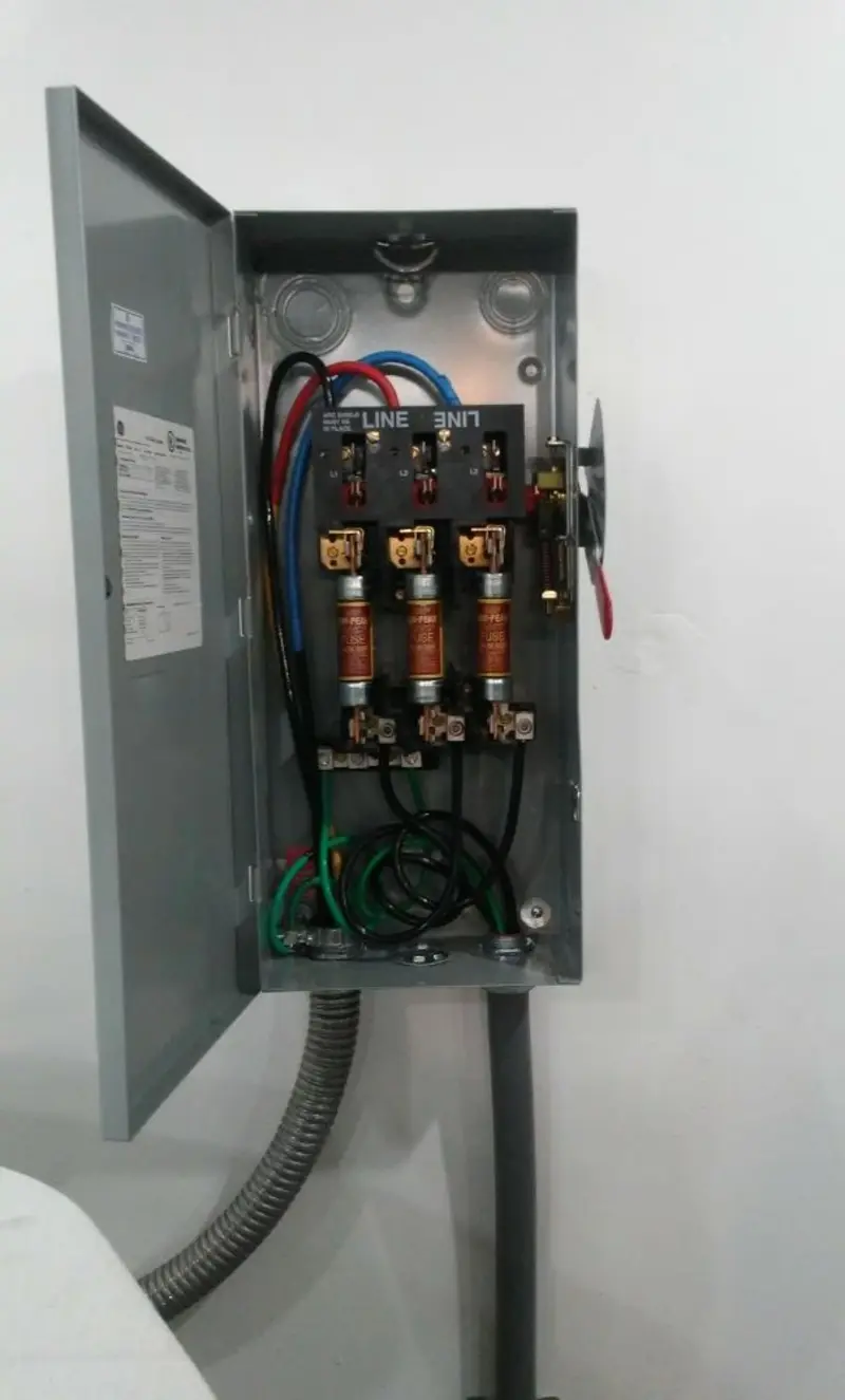 Three-phase disconnect switch installed for Smoke Detector Installation in Mission Hills